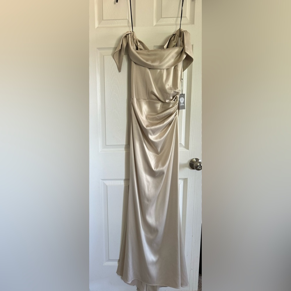 Beautiful Vince Camuto Formal Dress